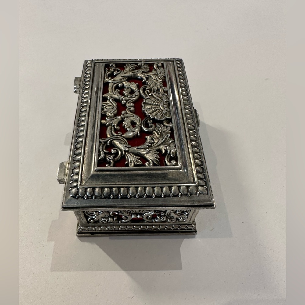 Vintage silver plated jewelry box - Picture 2 of 7